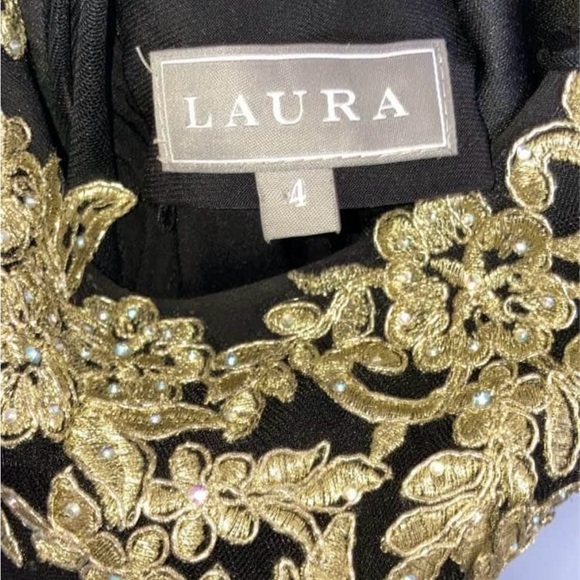 Elegant Black Dress with Gold Embroidery - Picture 4 of 4